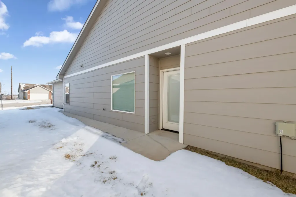 5454/5456 E Colburn Court Bel Aire KS 67220