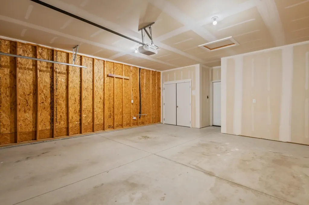 5454/5456 E Colburn Court Bel Aire KS 67220