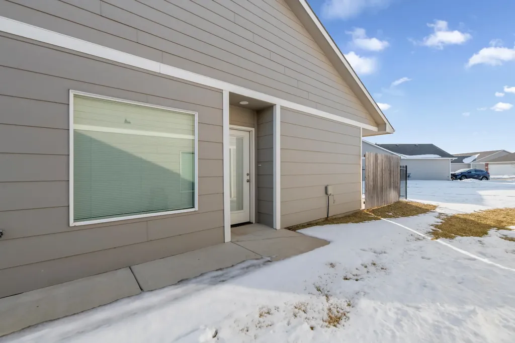 5454/5456 E Colburn Court Bel Aire KS 67220