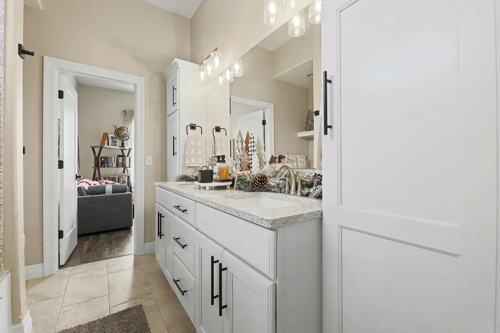 6237 E Central Park Court Bel Aire KS 67220