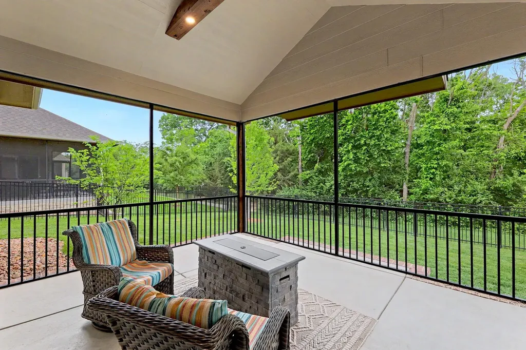 6237 E Central Park Court Bel Aire KS 67220