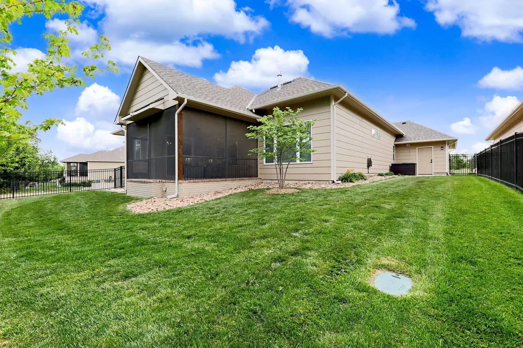 6237 E Central Park Court Bel Aire KS 67220