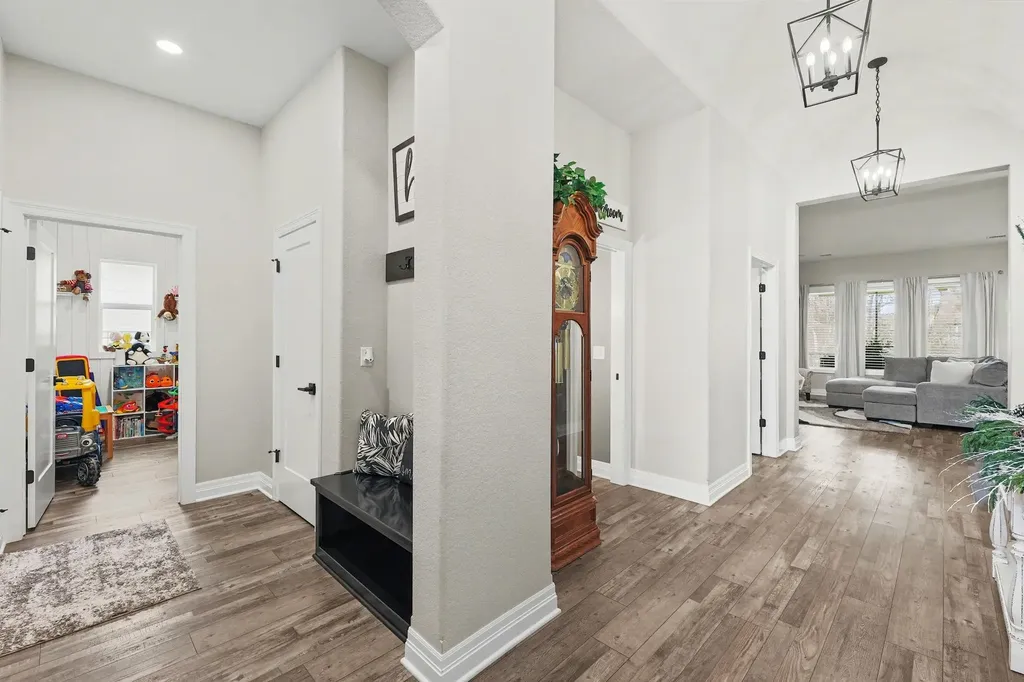 6237 E Central Park Court Bel Aire KS 67220
