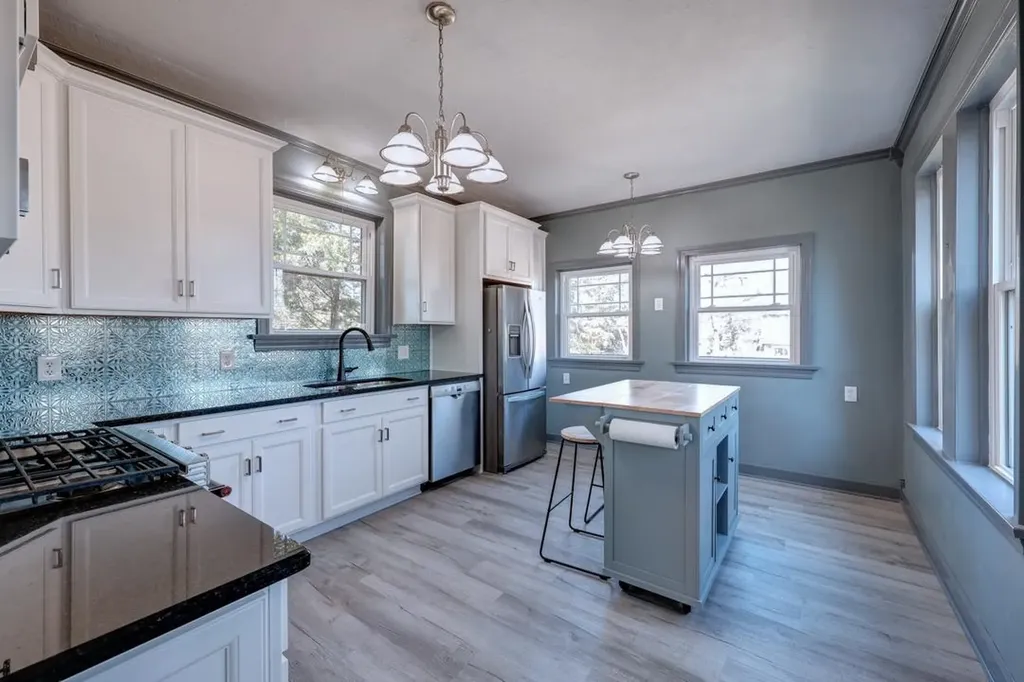 1702 Simpson Avenue Winfield KS 67156