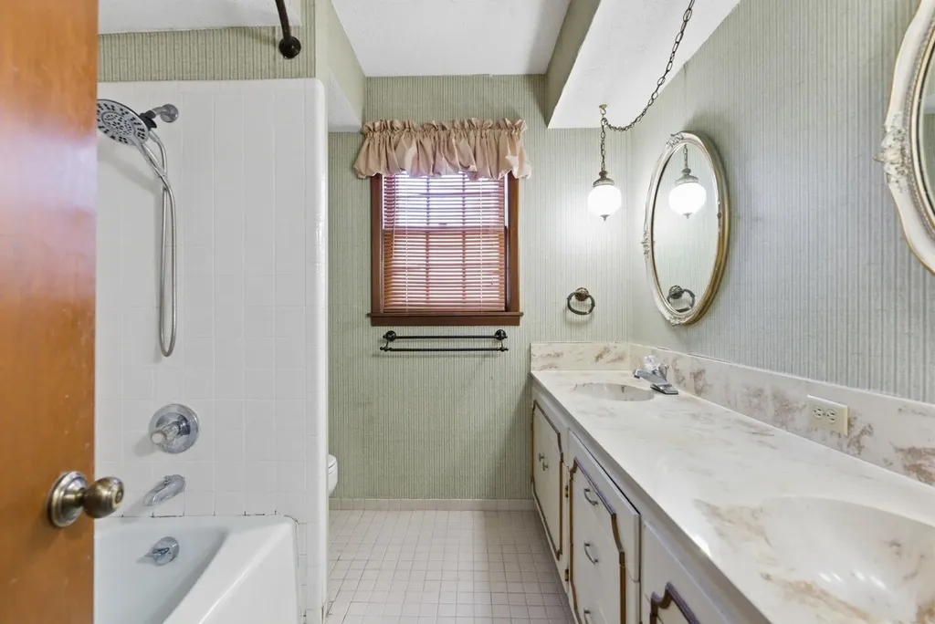 8220 E Brentmoor Street Wichita KS 67206
