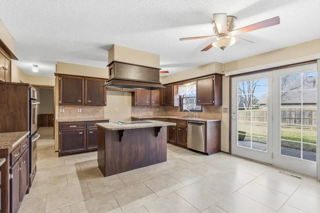 8220 E Brentmoor Street Wichita KS 67206