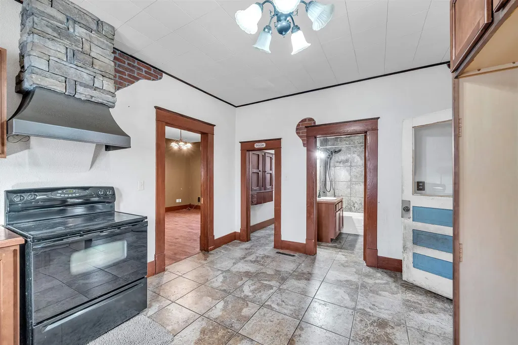 222 N Tracy Street Clearwater KS 67026