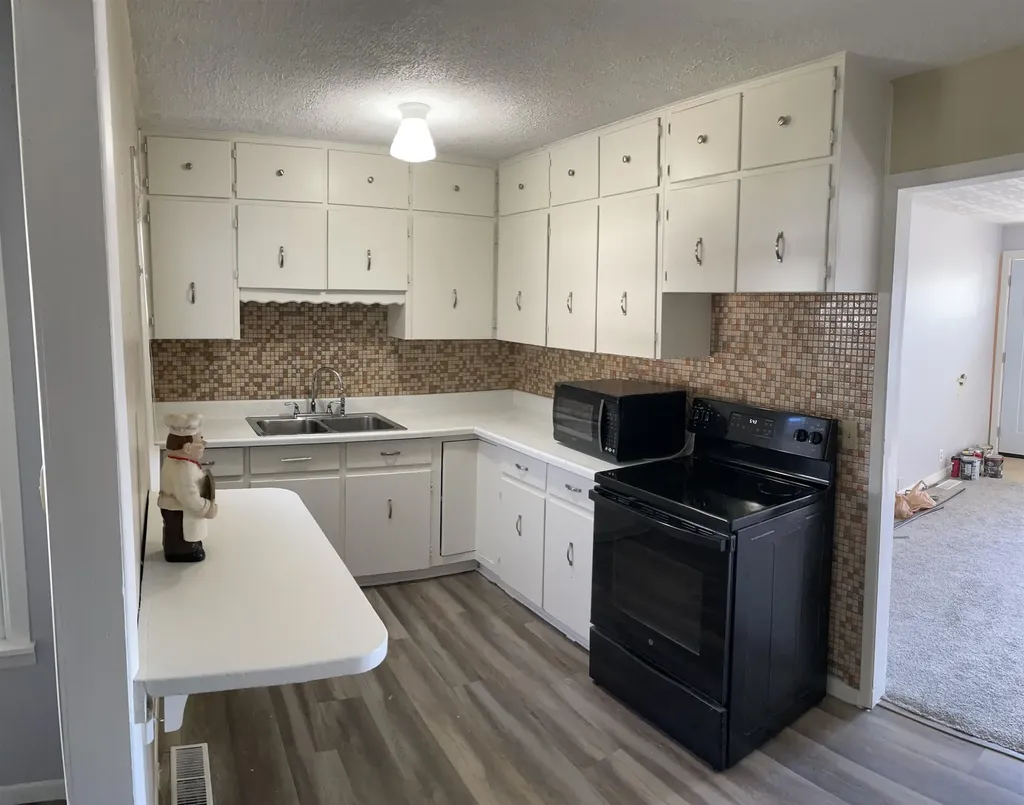 5910 Bunting Wichita KS 67218