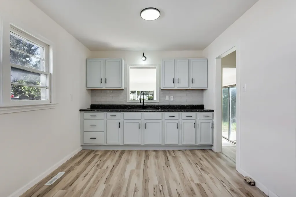 622 Sylvan Lane Wichita KS 67218