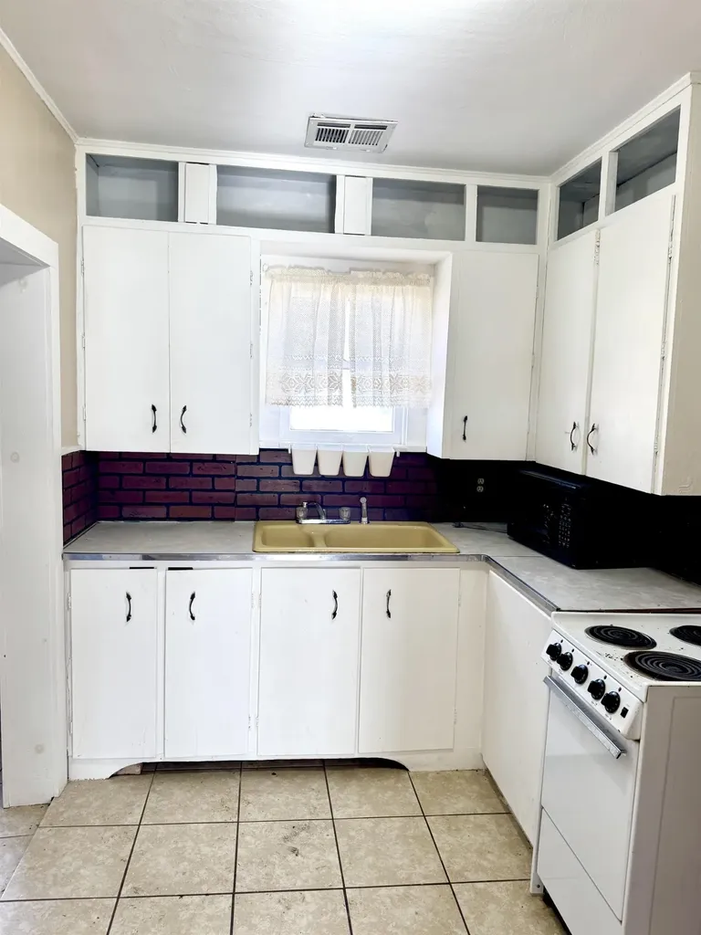 325 Poplar Street El Dorado KS 67042