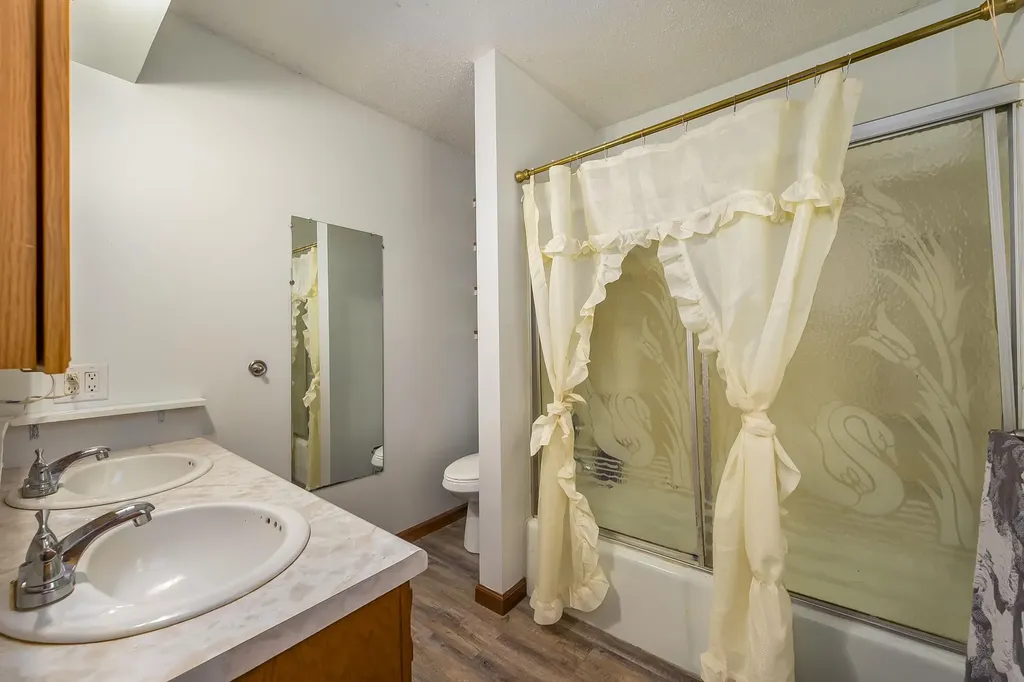 1403 N Webb Road Mulvane KS 67110