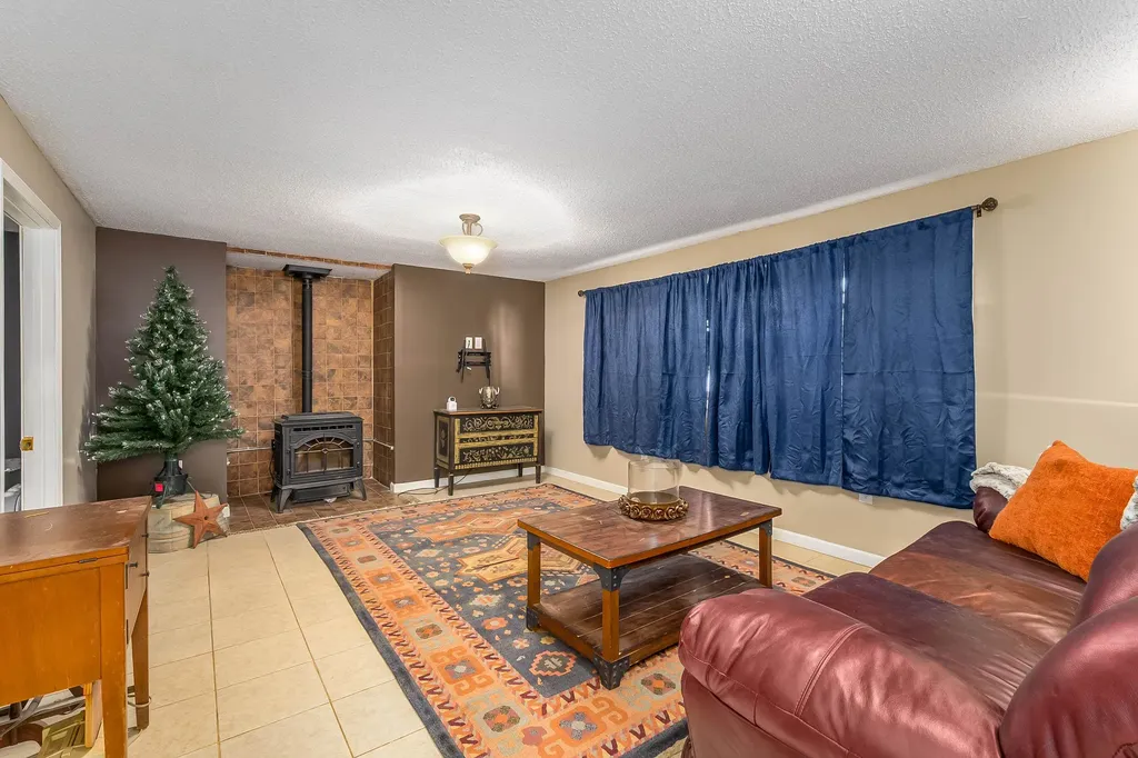 1403 N Webb Road Mulvane KS 67110