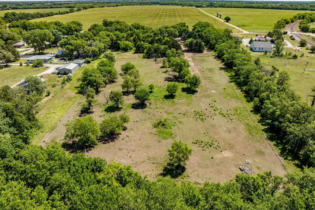 1403 N Webb Road Mulvane KS 67110