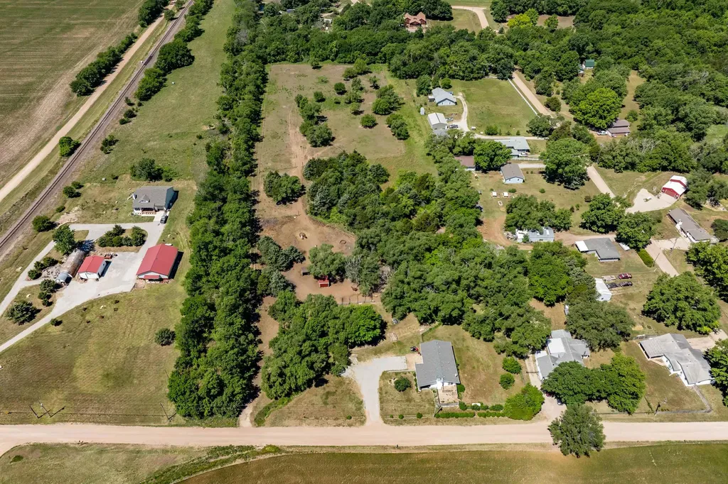 1403 N Webb Road Mulvane KS 67110