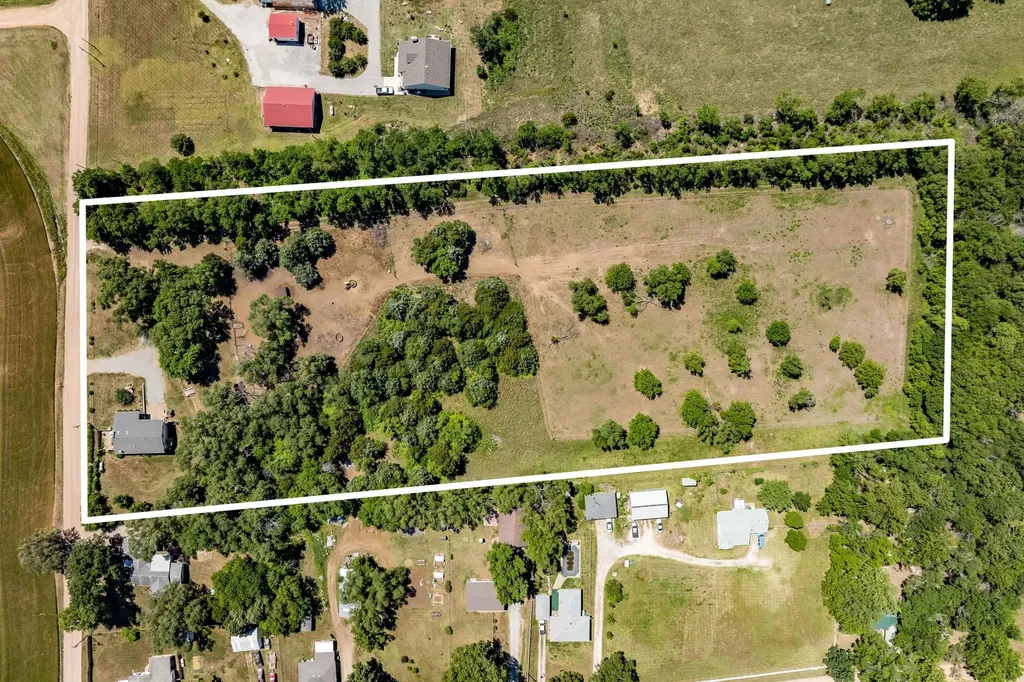 1403 N Webb Road Mulvane KS 67110