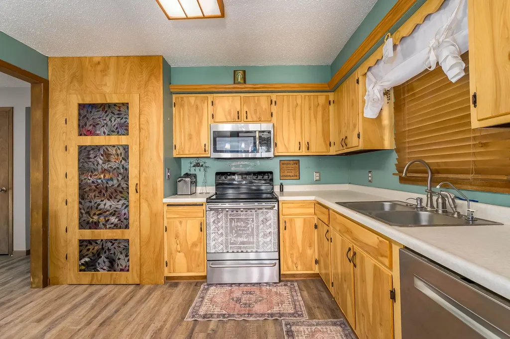 1403 N Webb Road Mulvane KS 67110
