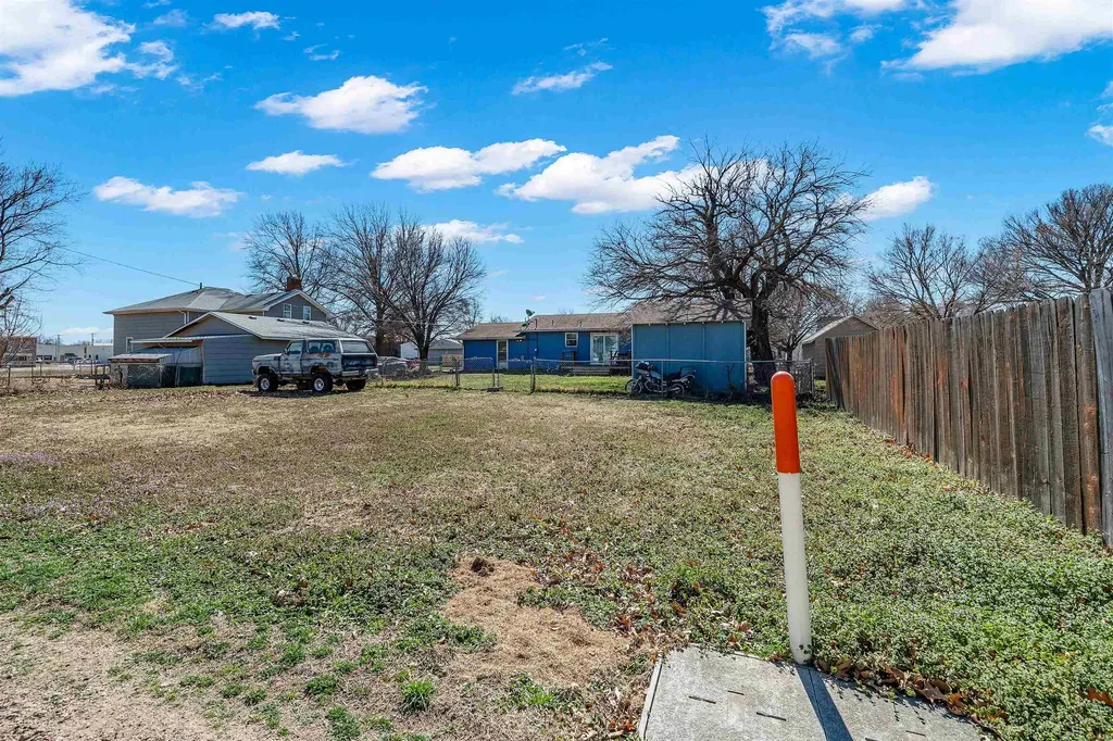 212 W 9th Street Harper KS 67058