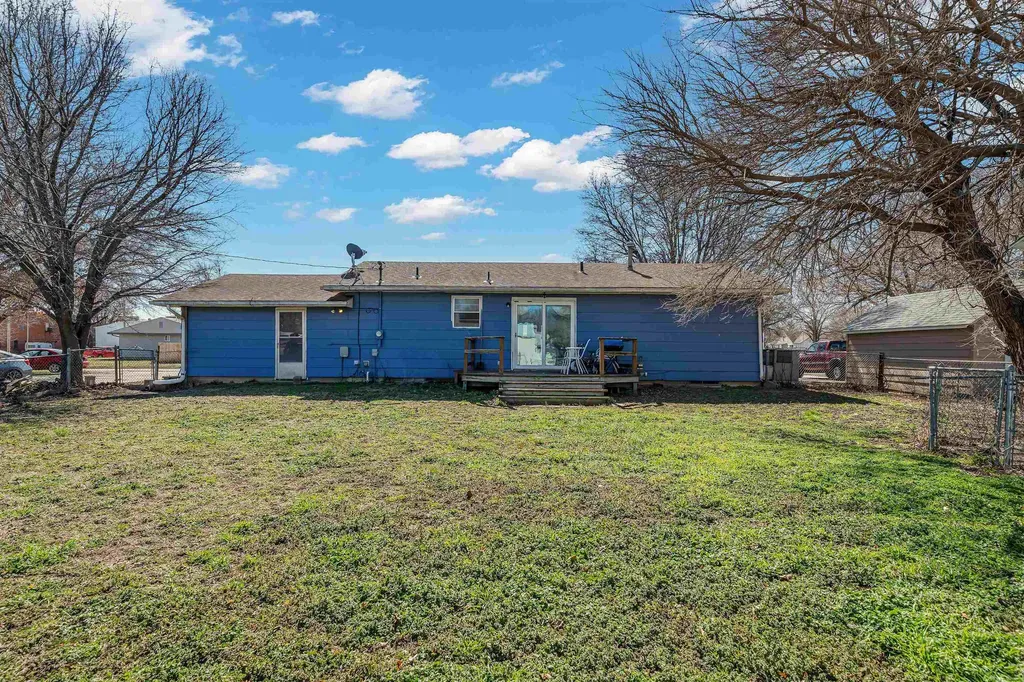 212 W 9th Street Harper KS 67058