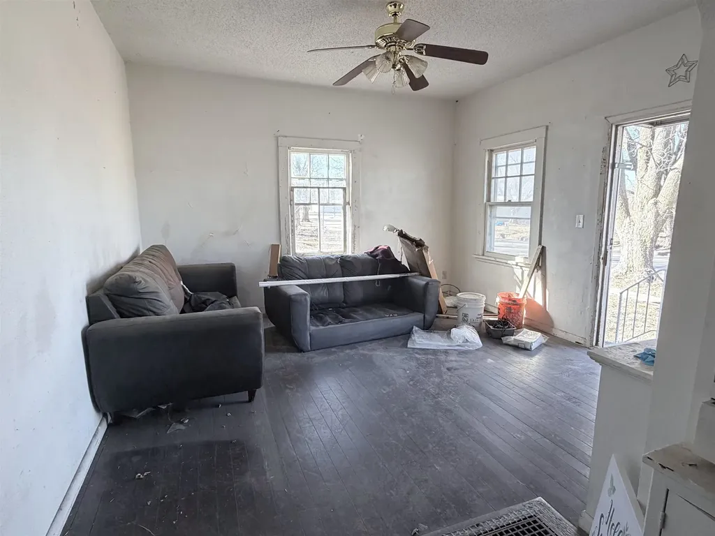 602 Menor Winfield KS 67156
