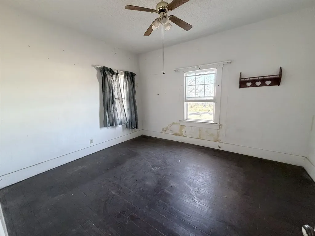 602 Menor Winfield KS 67156
