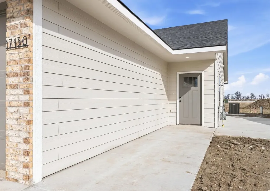 17132 W Lawson Circle Goddard KS 67052