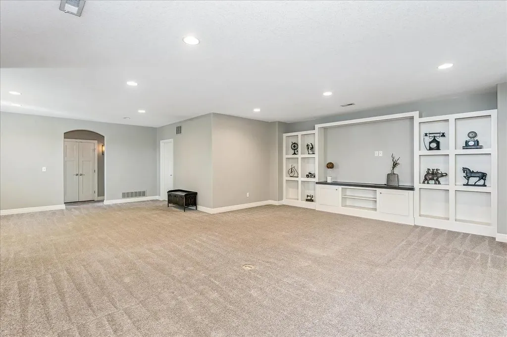 1401 N Shadow Rock Drive Andover KS 67002