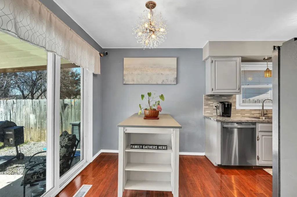 1839 E Evanston Park City KS 67219