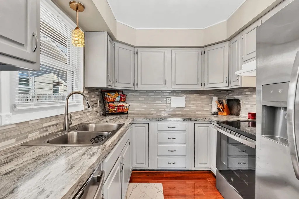 1839 E Evanston Park City KS 67219