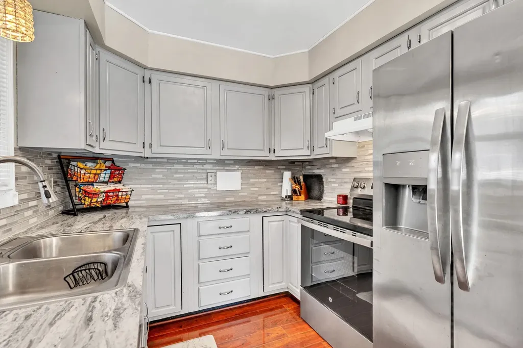 1839 E Evanston Park City KS 67219