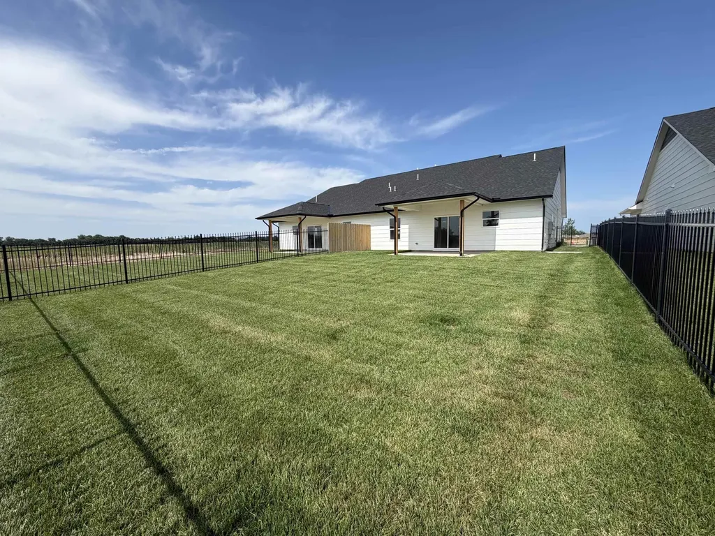813 N Rainbow Lake Street Wichita KS 67235