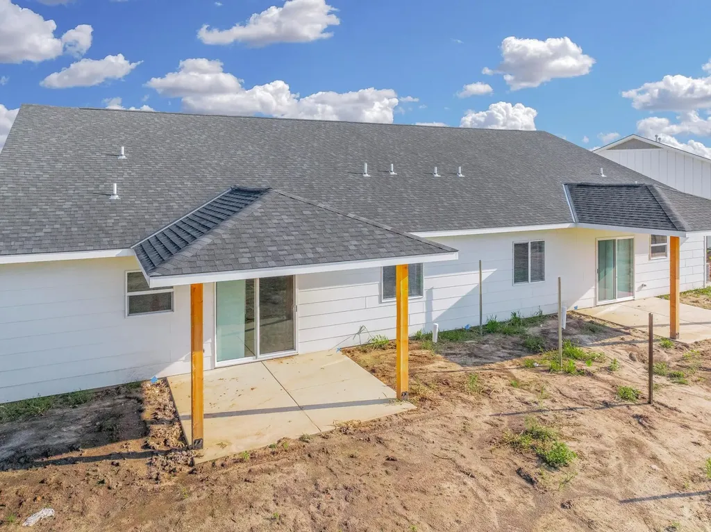 813 N Rainbow Lake Street Wichita KS 67235