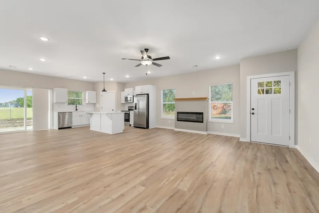 813 N Rainbow Lake Street Wichita KS 67235