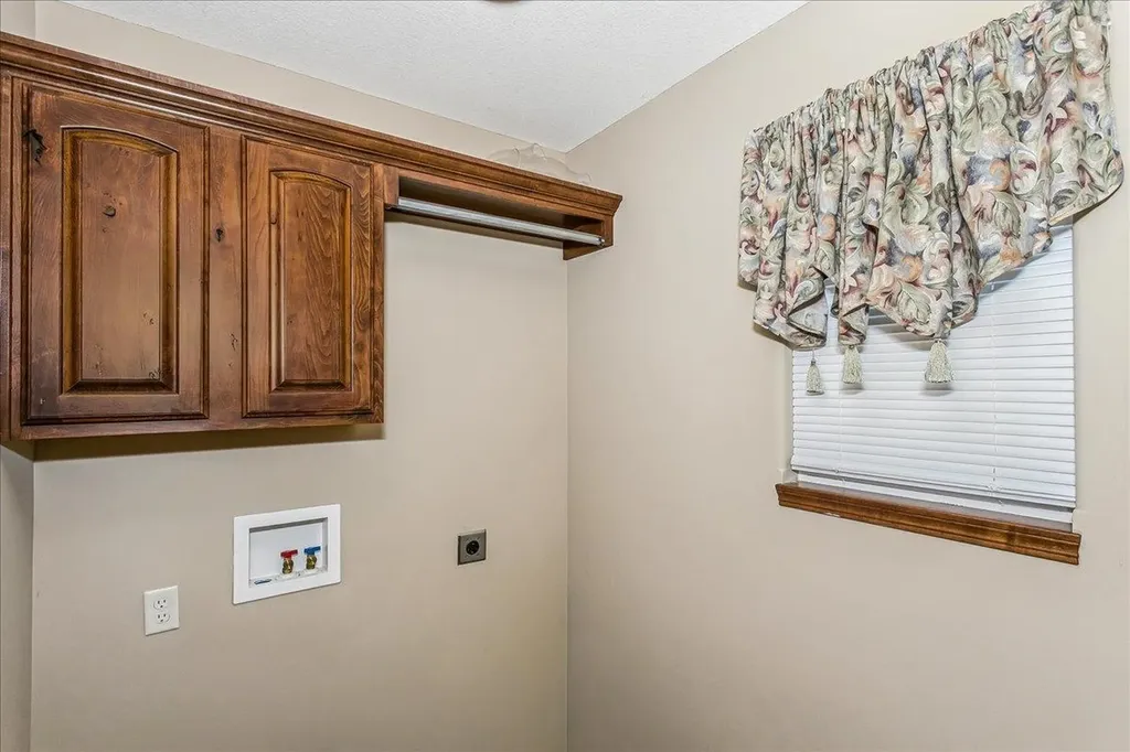 2407 N Flutter Lane Wichita KS 67228