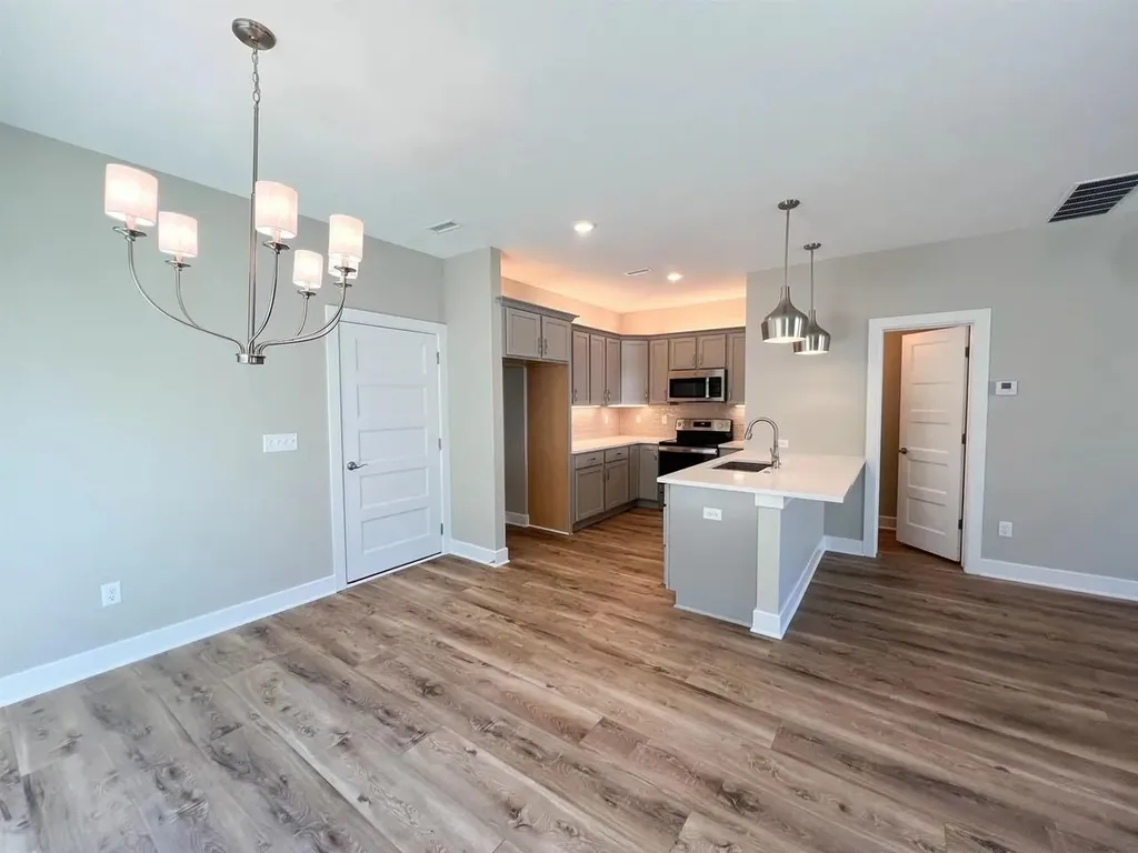 403 E Park Place Andover KS 67002