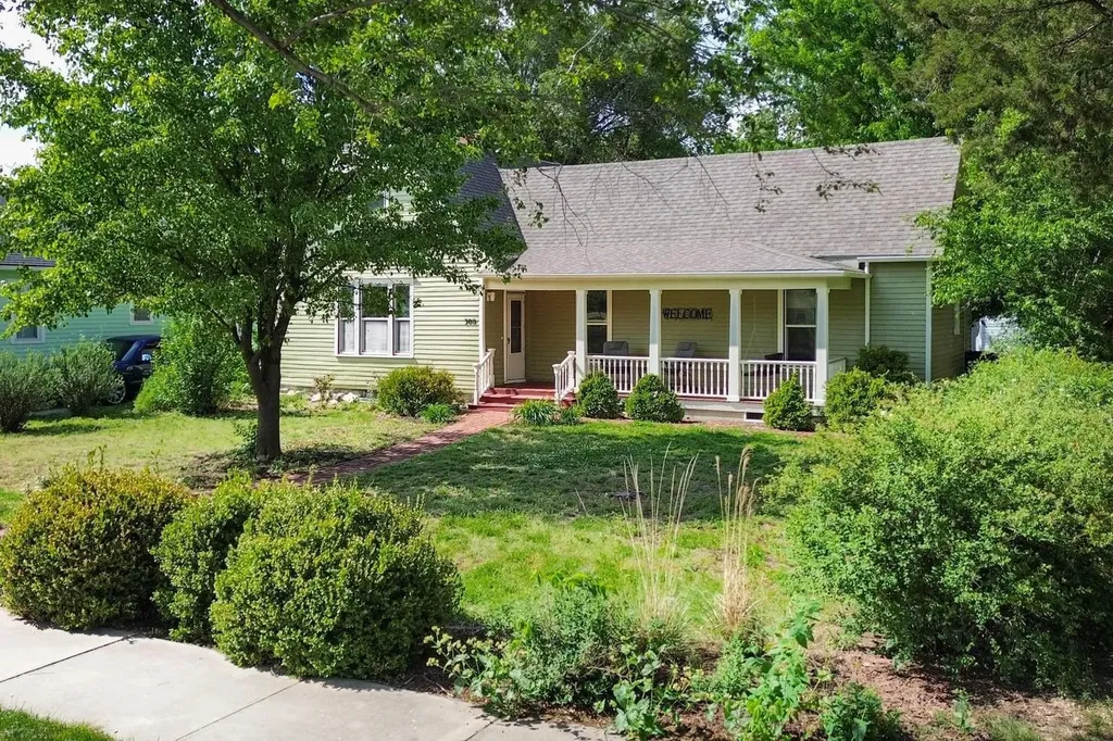 308 E 2nd Street Newton KS 67114