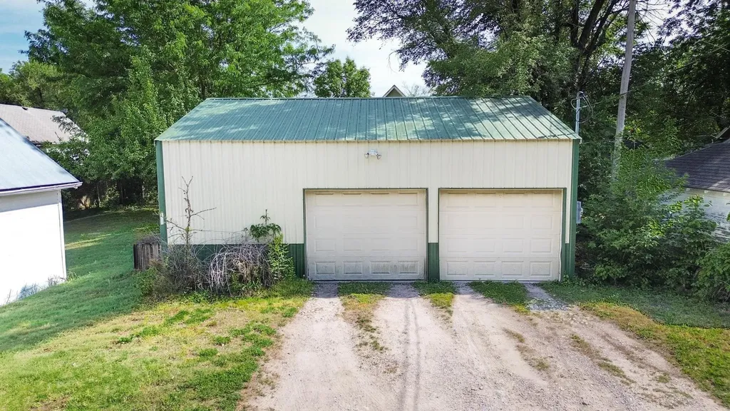 308 E 2nd Street Newton KS 67114