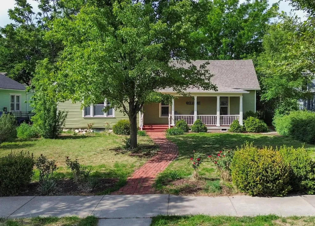 308 E 2nd Street Newton KS 67114