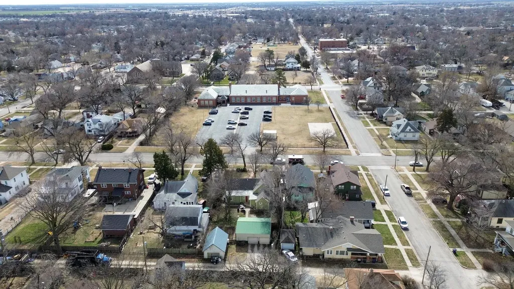 308 E 2nd Street Newton KS 67114