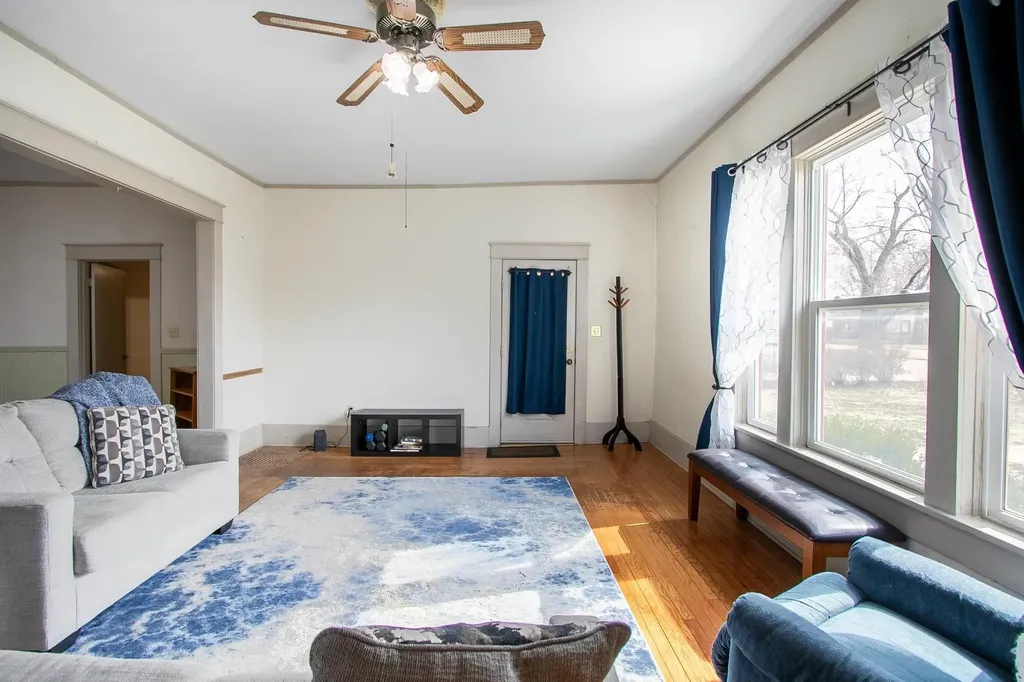 308 E 2nd Street Newton KS 67114