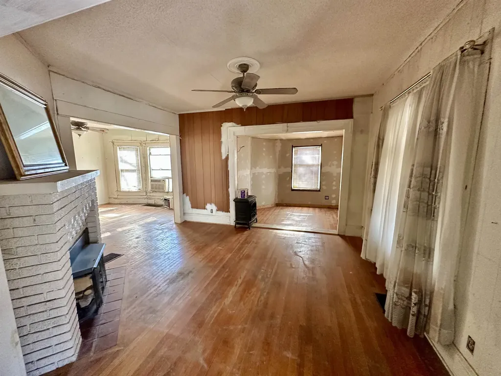 206 S Osage Wichita KS 67213
