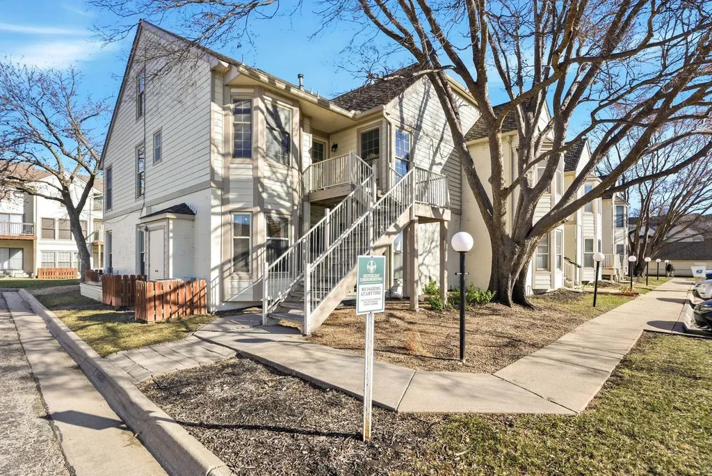 8018 E Woodspring Way Wichita KS 67226