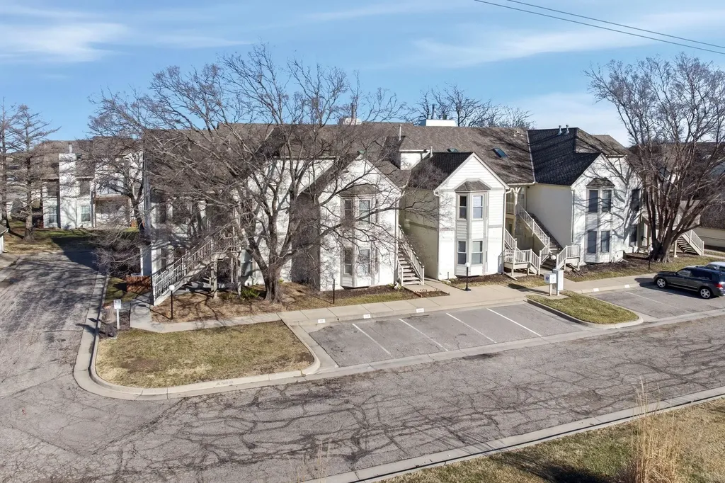8018 E Woodspring Way Wichita KS 67226