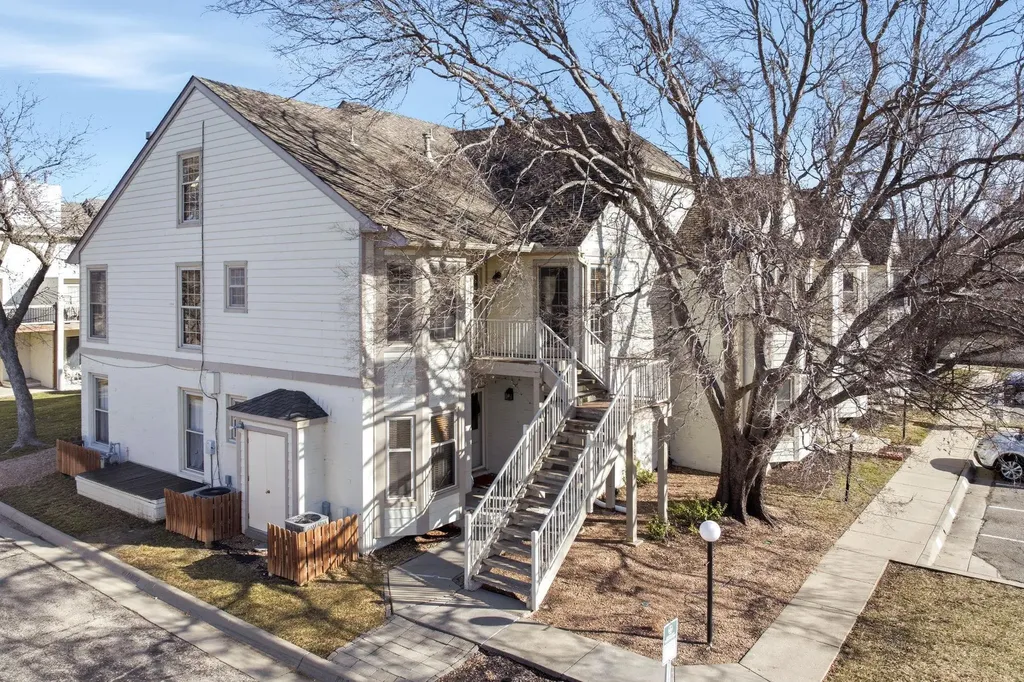 8018 E Woodspring Way Wichita KS 67226