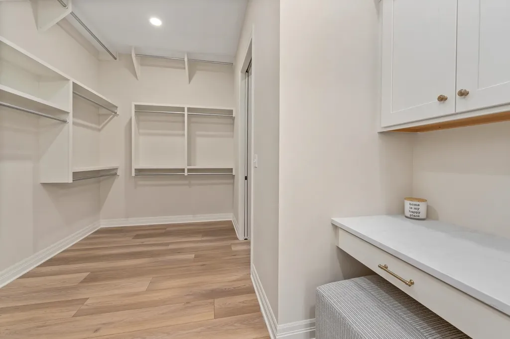 369 N Jackson Heights Court Wichita KS 67206