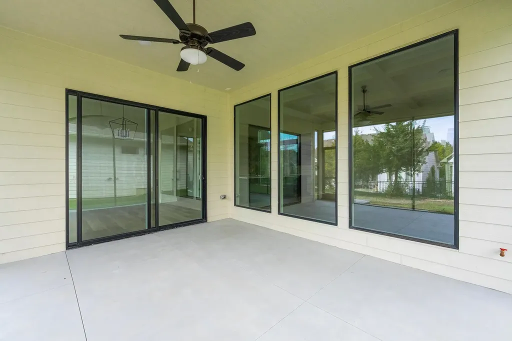 369 N Jackson Heights Court Wichita KS 67206