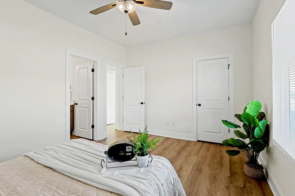 3821-3823 S Bluelake Court Wichita KS 67215