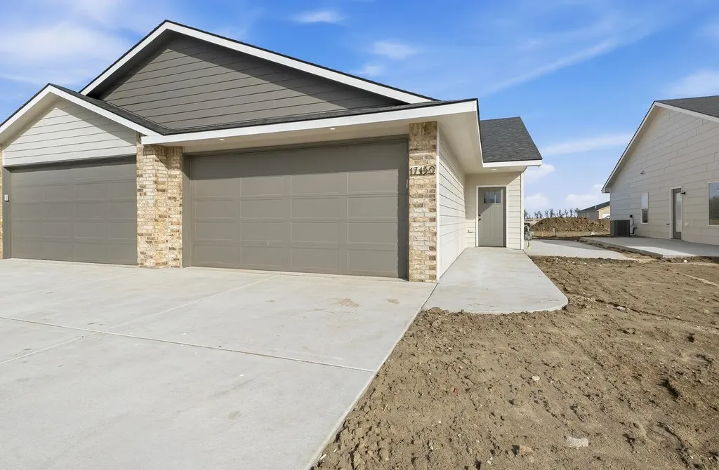 17130-32 W Lawson Circle Goddard KS 67052