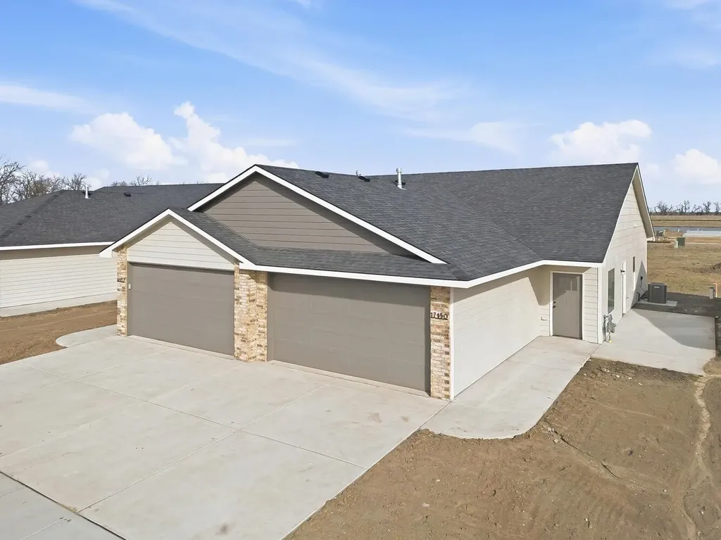 17130-32 W Lawson Circle Goddard KS 67052