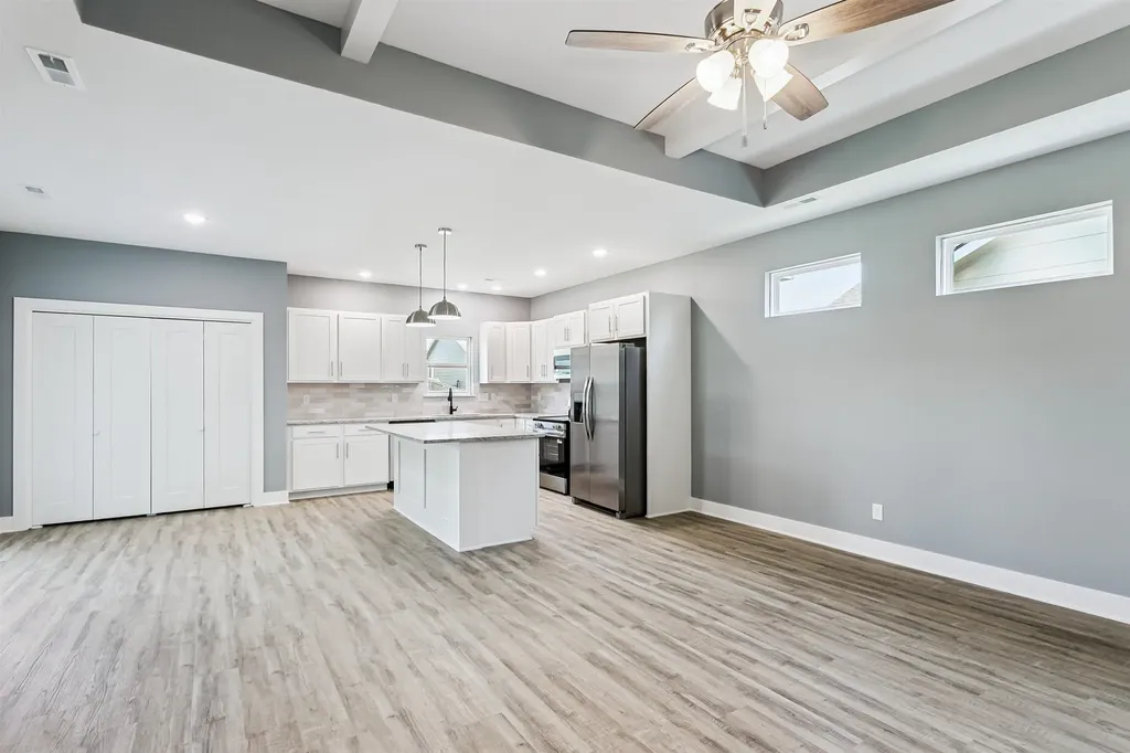 8974 E Forbes Circle Bel Aire KS 67226