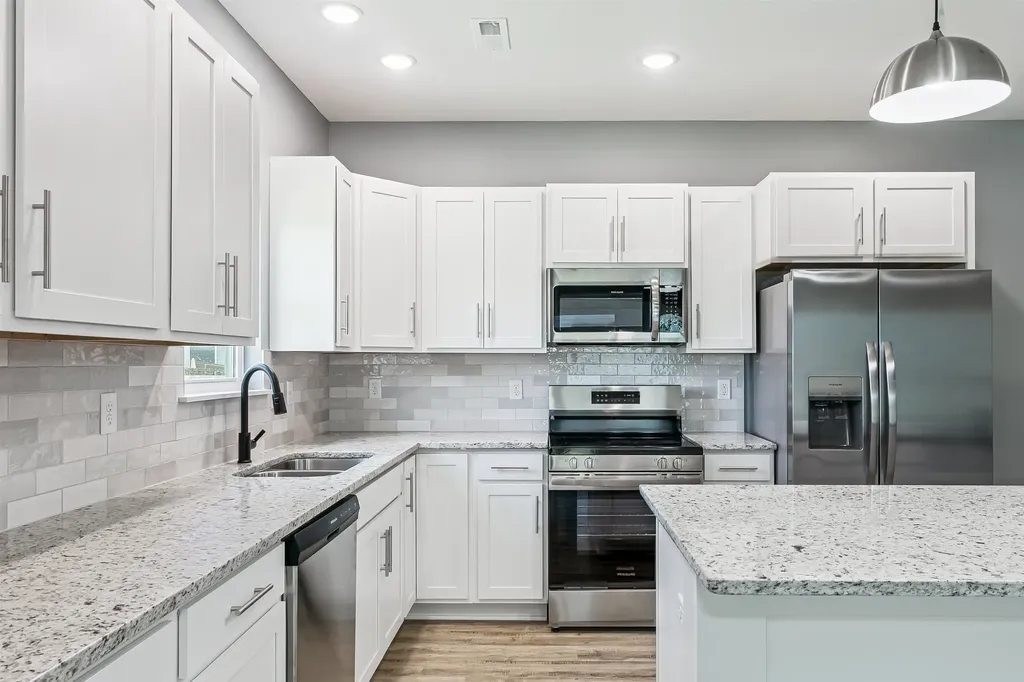 8974 E Forbes Circle Bel Aire KS 67226